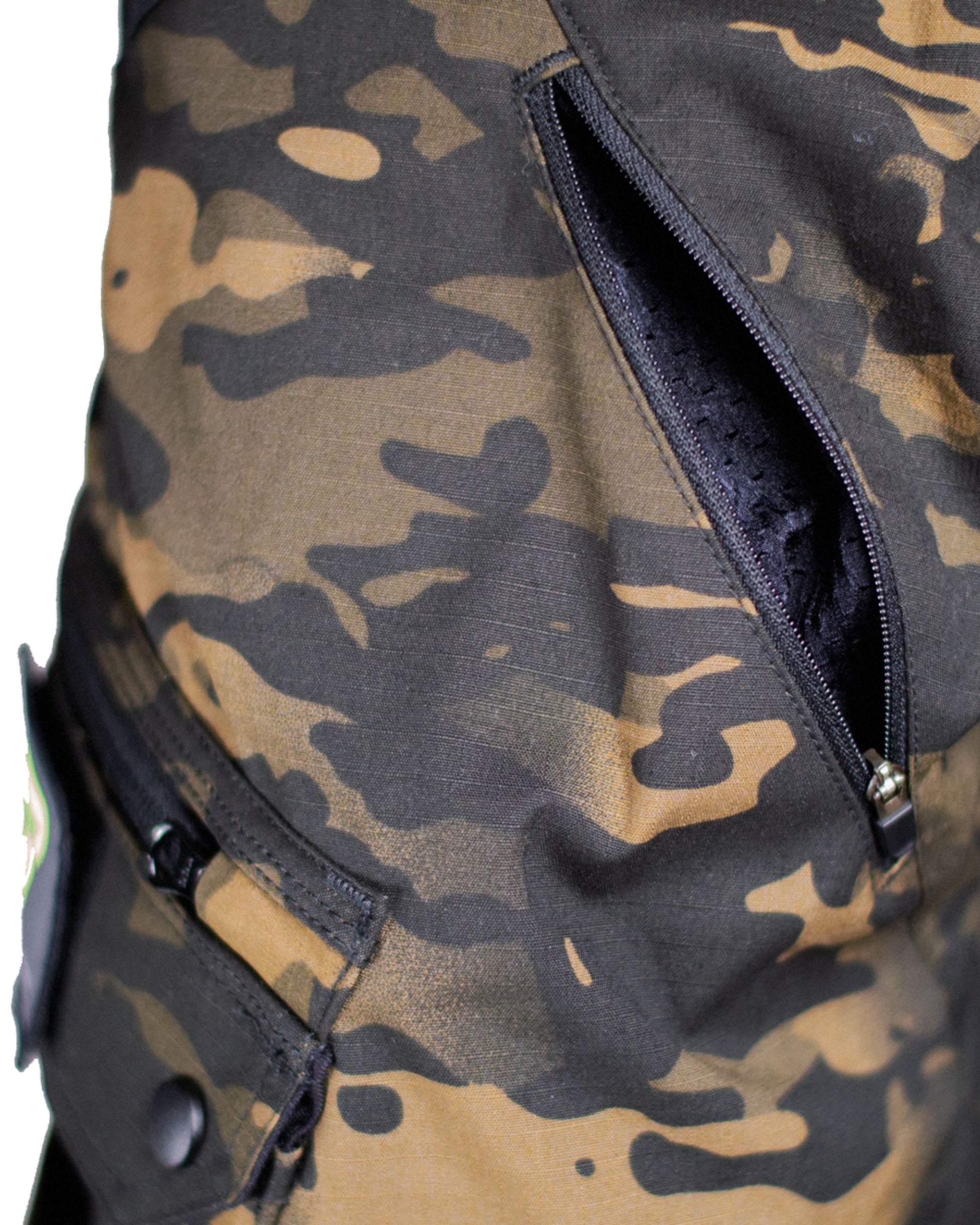 linear-gradient(135deg, rgba(74,90,73,1) 50%, rgba(155,151,129,1) 50%)