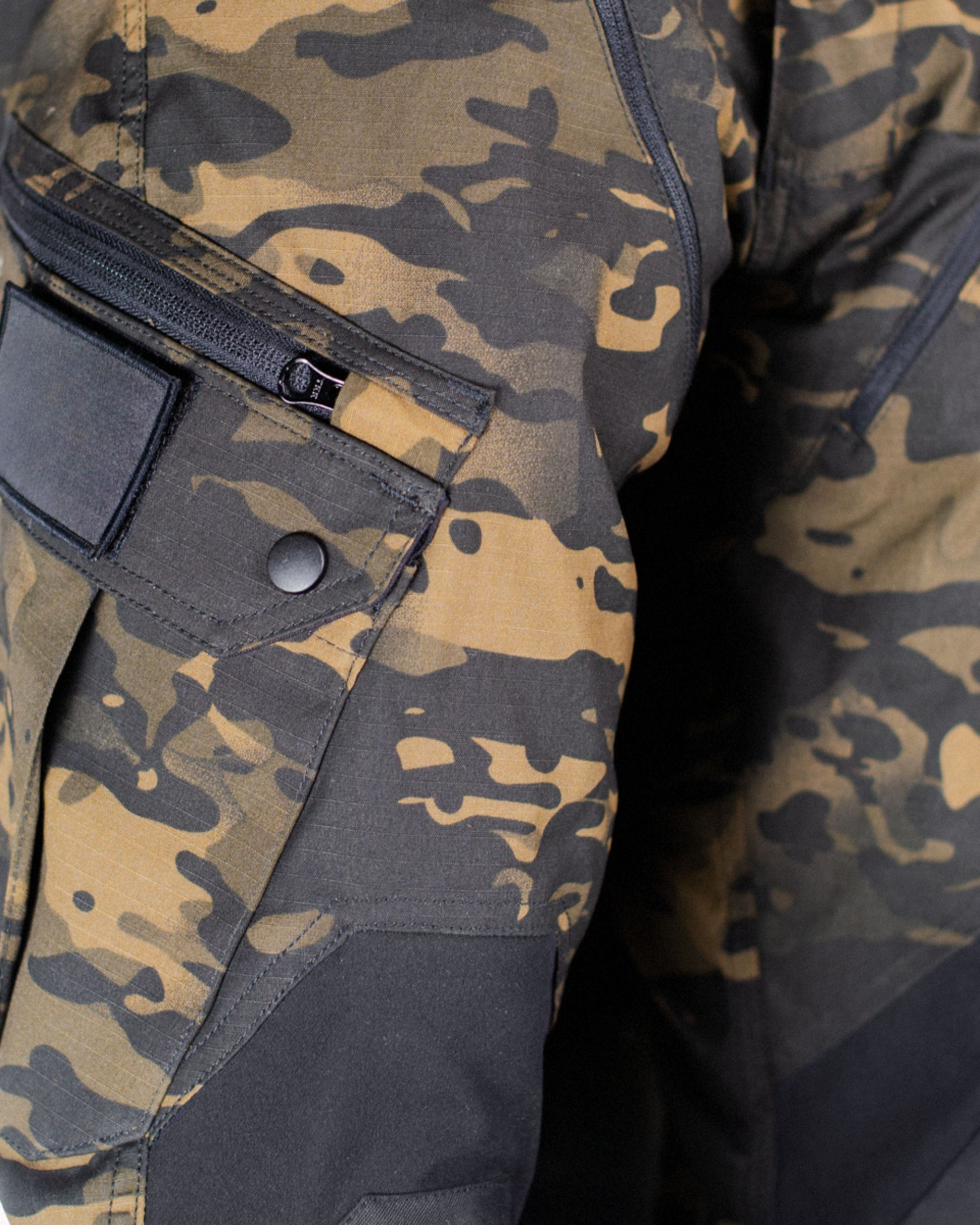 linear-gradient(135deg, rgba(74,90,73,1) 50%, rgba(155,151,129,1) 50%)